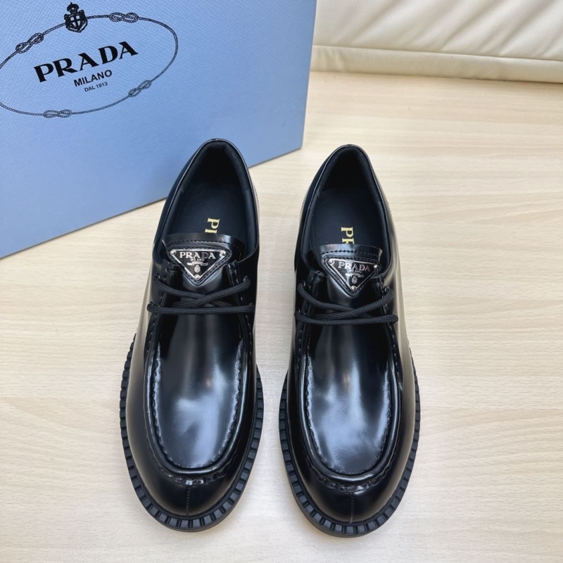 Pra*a leather shoes